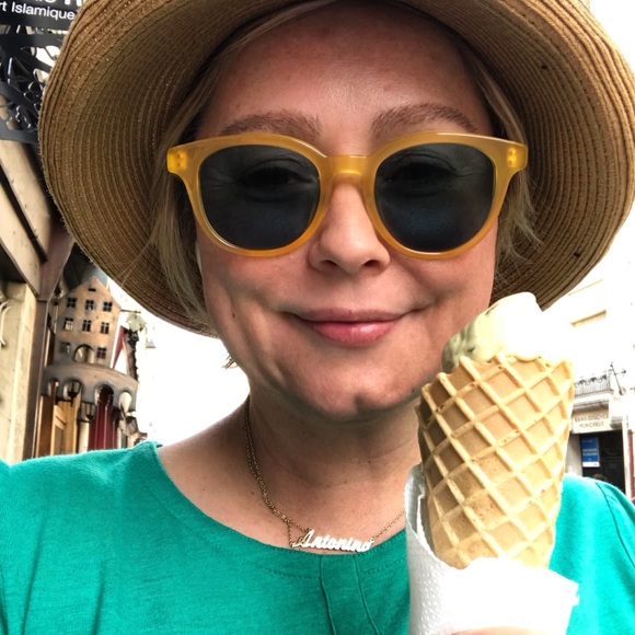 Meet your Posher, Joy! - Picture 2 of 2